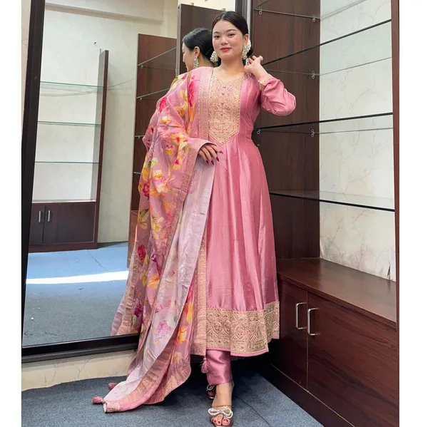Pastel_Pink_Roman_silk_embroidery_3_pcs_suit_For_Women