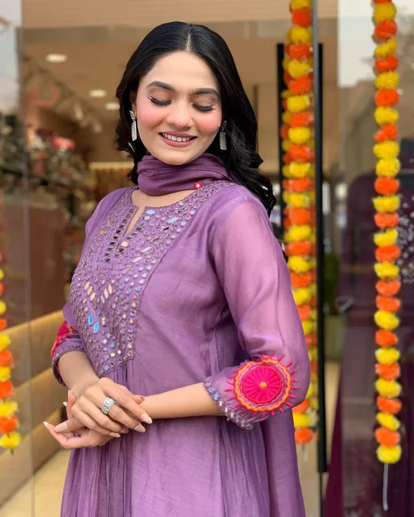 Pink_Muslin_Cotton_Mirror_Work_Kurti_Set_For_Women
