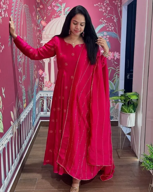 Red_Chinon_Anarkali-style_kurti_and_dupatta_For_Women