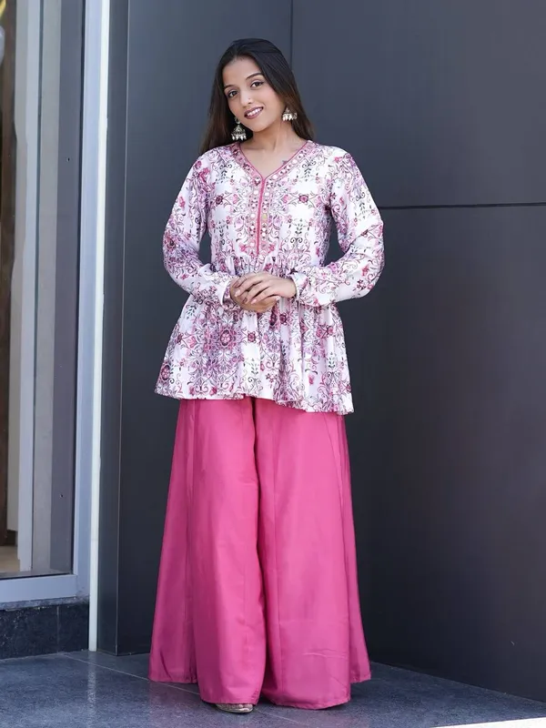 White_Model_Satin_Kurti_Set_For_Women