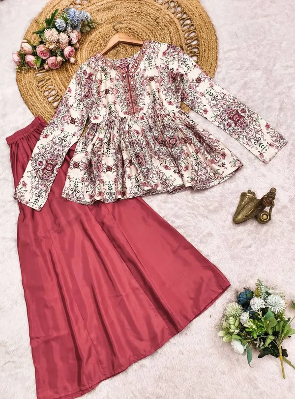 White_Model_Satin_Kurti_Set_For_Women
