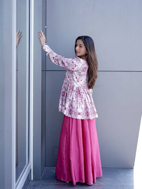 White_Model_Satin_Kurti_Set_For_Women