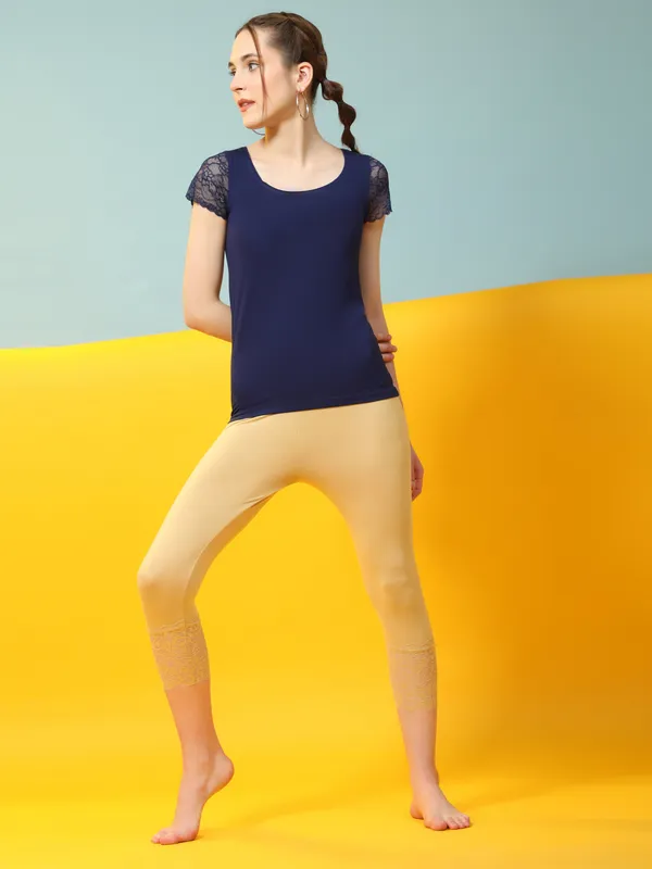 Pack_Of_3_Multicolor_Capri_3/4Th_Lace_Leggings_For_Women