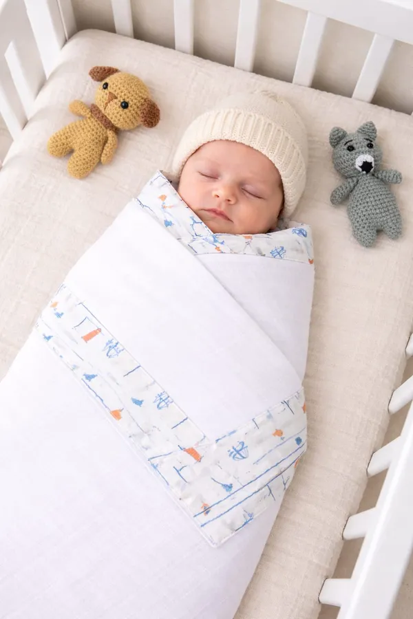 Elegant_Muslin_Lighthouse_Pattern_Swaddle_For_Kids