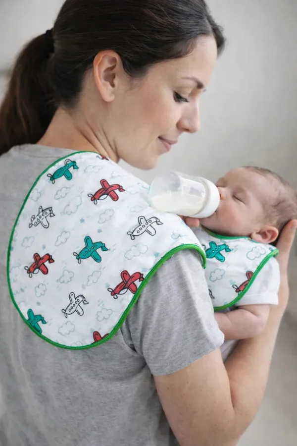 Elegant_Cotton_Helicopter_Pattern_Burp_And_Bib_For_Kids
