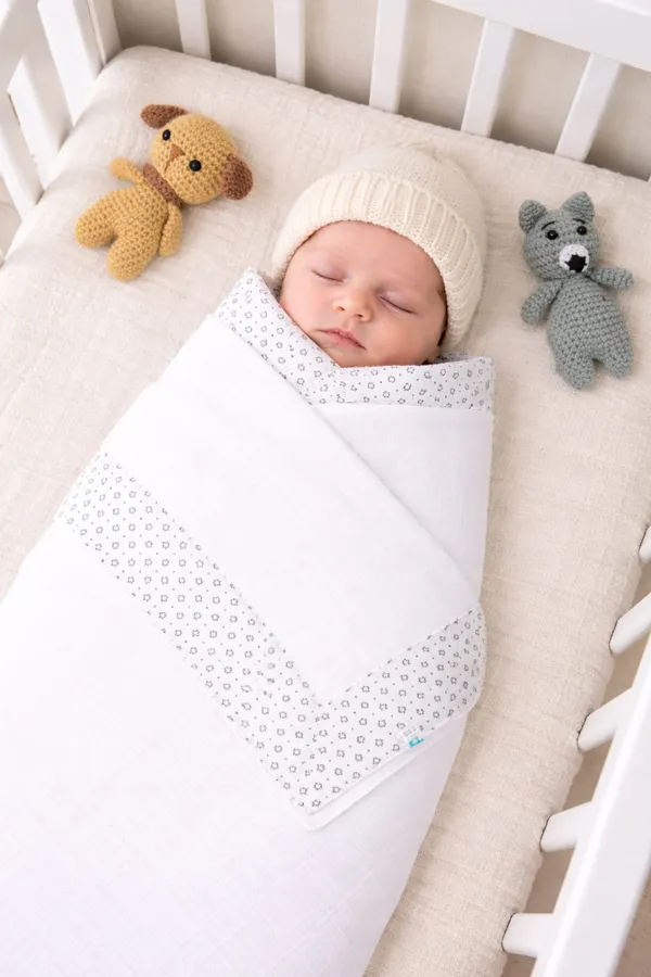 Black_Elegant_Muslin_Black_Star_Pattern_Swaddle_For_Kids
