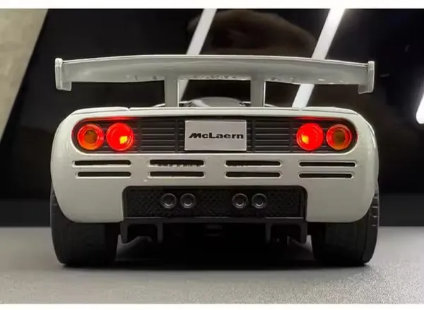 Toyshimmer_1995_McLaren_F1_GTR_Scale_1:32_Collection_Hobby_Diecast_Model_Toy_Car_(Color:_Silver)