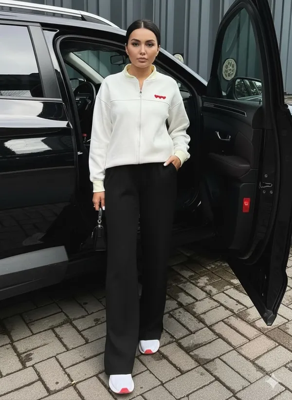 Black_Premium_Colorblocked_Loose_Fit_Trouser_For_Women
