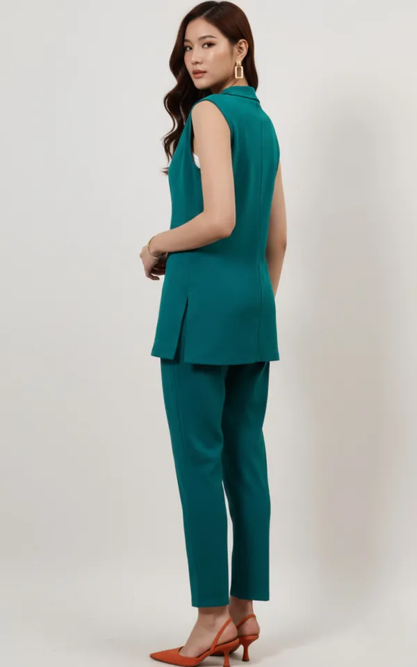 Green_V-Neck_Slim_Fit_Blazer_With_Trouser_For_Women