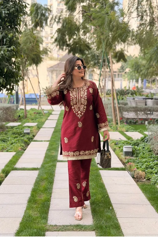 Maroon_Cotton_Straight_Embroidered_Kurta_Set_For_Women
