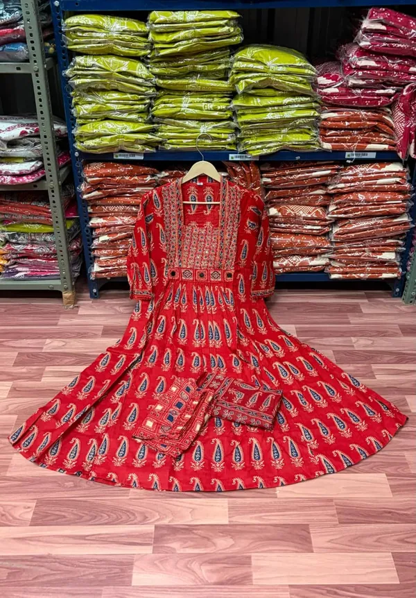 Women’s_Printed_Kurta_Pant_Dupatta_Set_–_Maroon_Ethnic_3_Piece_Dress_Set