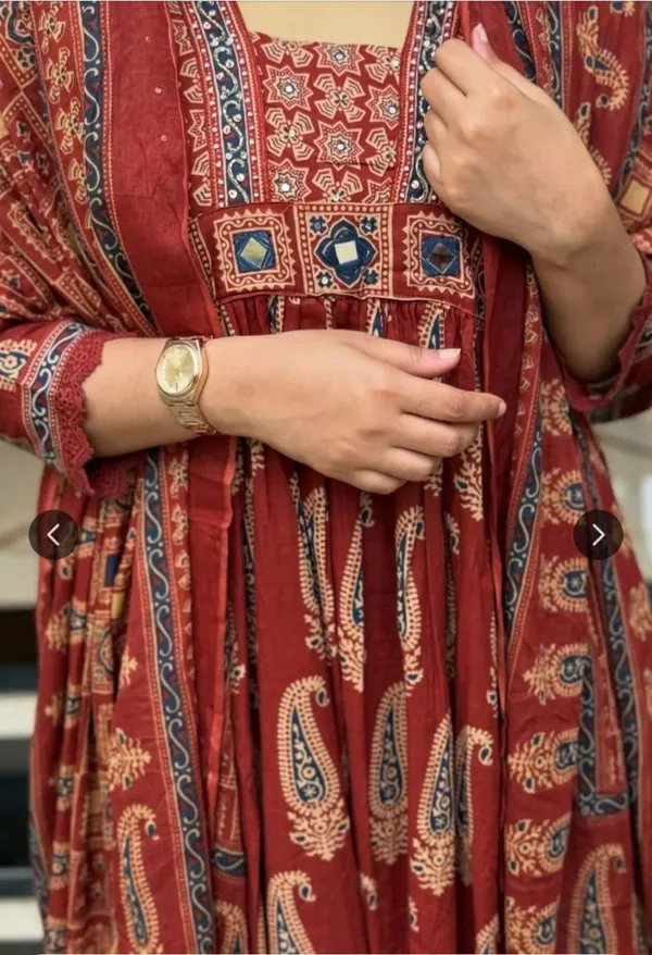 Women’s_Printed_Kurta_Pant_Dupatta_Set_–_Maroon_Ethnic_3_Piece_Dress_Set