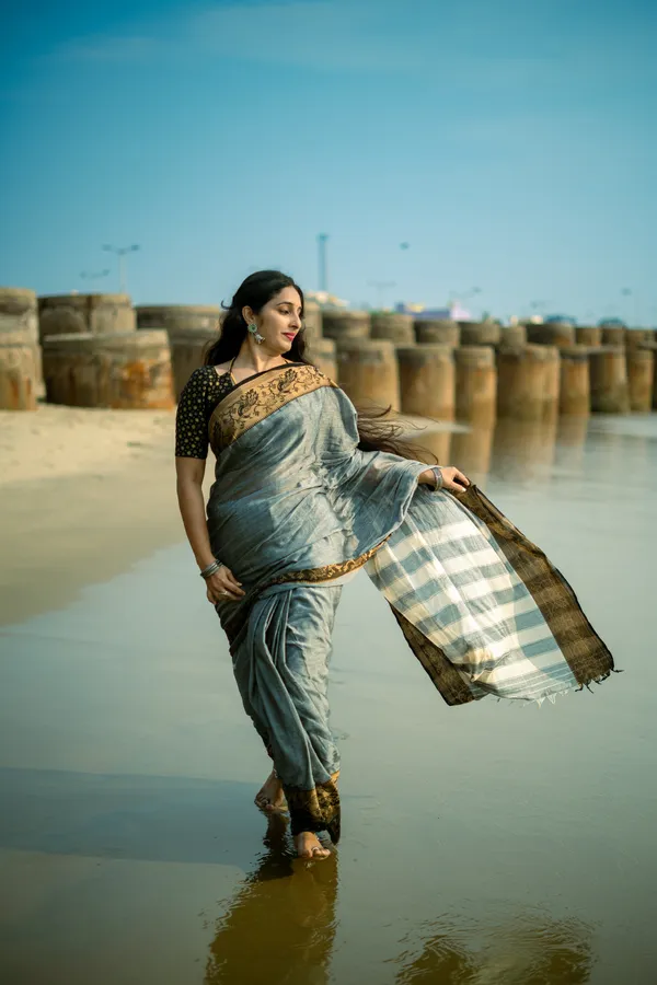 Grey_100%_Pure_Cotton_Peocock_Border_Saree_For_Women