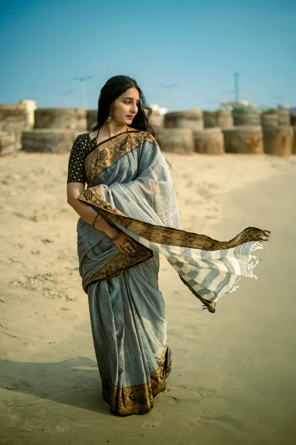 Grey_100%_Pure_Cotton_Peocock_Border_Saree_For_Women