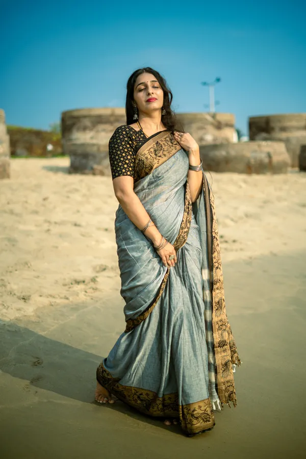 Grey_100%_Pure_Cotton_Peocock_Border_Saree_For_Women