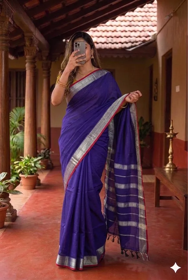 Narayanpet_Cotton_Saree_with_Silver_Zari_Border_&_Checked_Pallu
