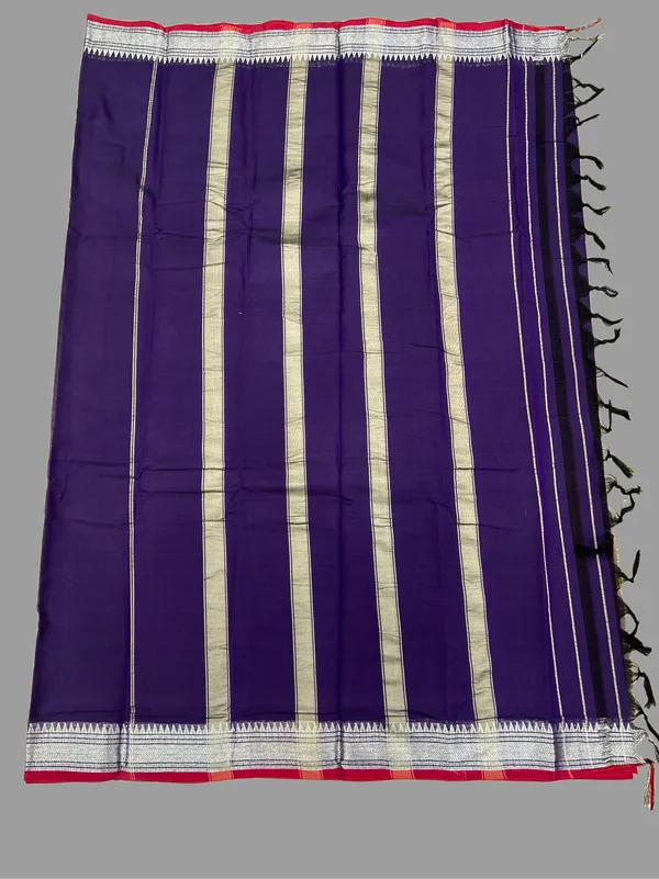 Narayanpet_Cotton_Saree_with_Silver_Zari_Border_&_Checked_Pallu