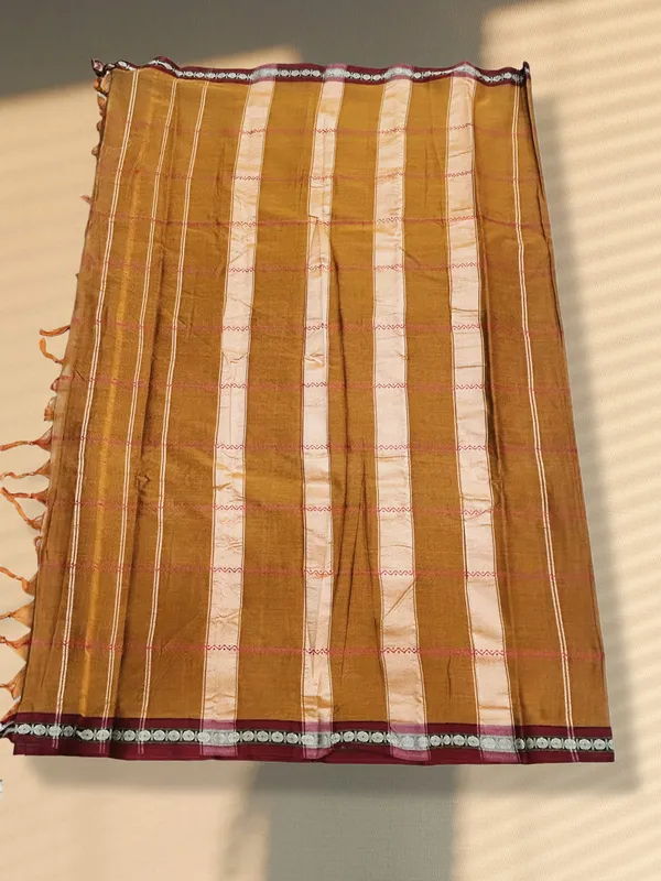 Golden_Narayanpet_Pure_Handloom_Small_Border_Saree_For_Women