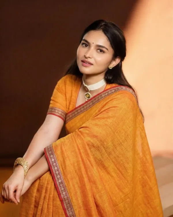 Orange_Narayanpet_Cotton_Saree_with_Small_Rudrakshi_Border_|_Soft_Handloom_Cotton_|_6.20_Meter_with_Running_Blouse_Piece_|_Lightweight_Traditional_Saree_for_Daily_Wear_&_Festive_Occasions