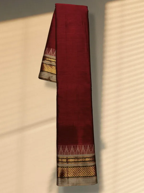 Red_Maroon_GM_Temple_Border_Narayanpet_Pure_Cotton_Saree_|_Handloom_Traditional_Saree_for_Women_|_6.20m_with_Blouse_Piece