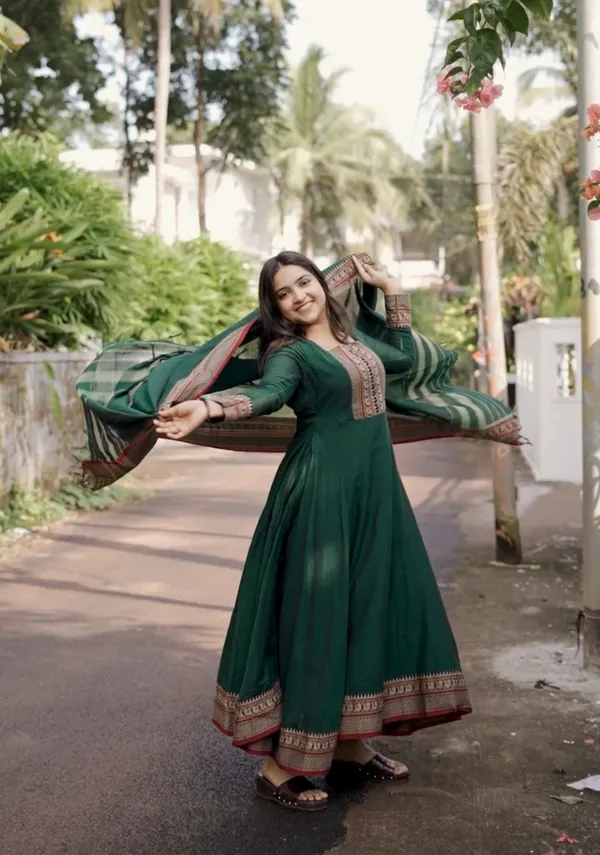 Narayanpet_dress_material_peocock_border