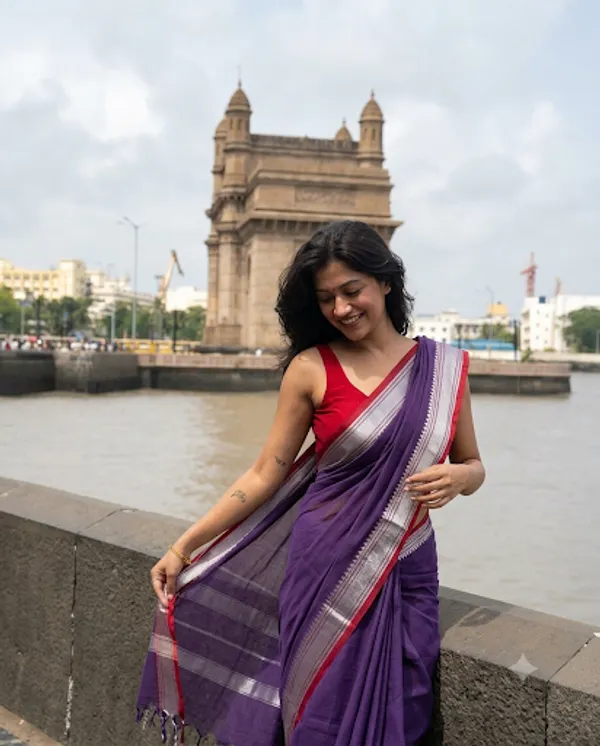 Narayanpet_Cotton_Saree_with_Silver_Zari_Border_&_Checked_Pallu