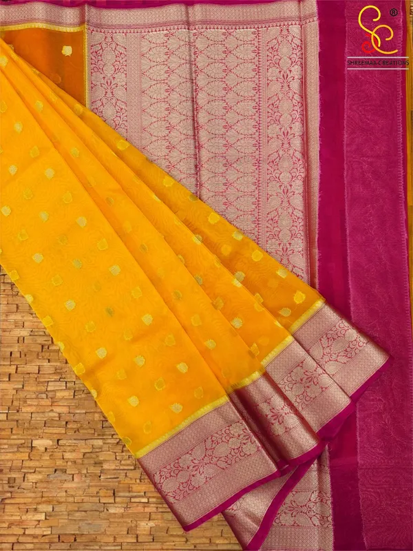 Yellow_&_Red_Contrast_Kora_Banarasi_Saree_with_Blouse_For_Women