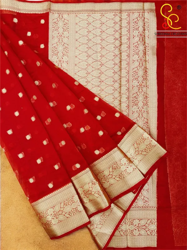 Red_Classic_Kora_Banarasi_Saree_with_Blouse_For_Women