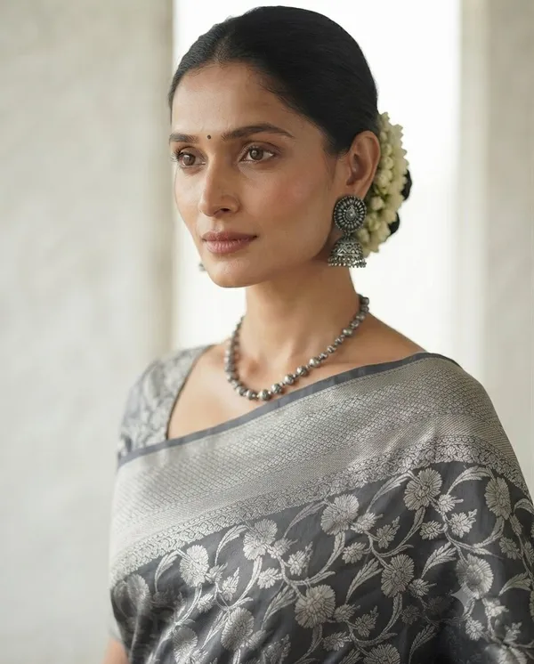 Grey_Banarasi_Zari_Jaal_Work_Silk_Saree_with_Heavy_Aachal