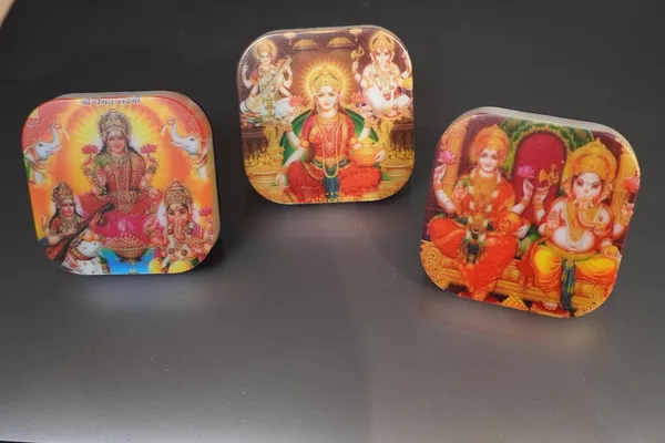 White_Polycorbonate_Gift_Light_Goddess_Lakshmi_&_Ganesha_For_Home_Decor_(5.5Cm)
