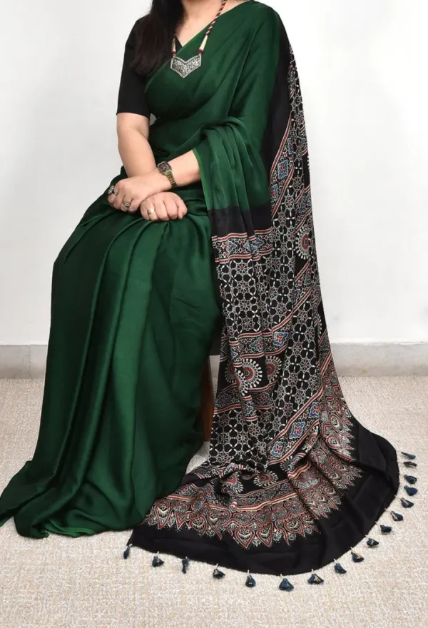 Dark_Forest_Green_Modal_Silk_Printed_Saree