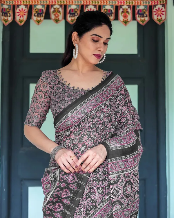 Black_Pure_Cotton_Linen_Saree_with_Pink_Striped_Pallu.