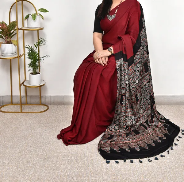 Dark_Maroon_Plain_rinted_Modal_Silk_Saree_For_Women
