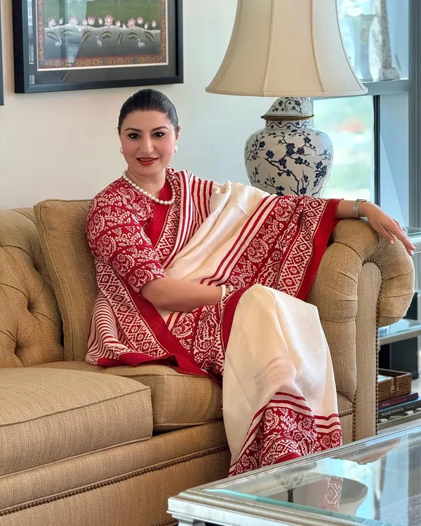 Off_White_And_Red_Modal_SIlk_Saree