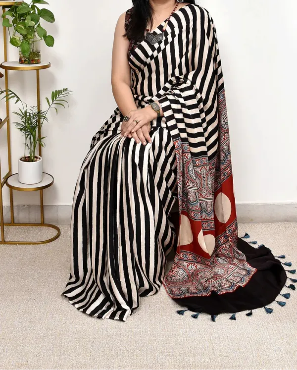 Treanding_Red_And_Cream_Ajrakh_Printed_Soft_Gaji_Silk_Natural_Print_Saree_For_Women