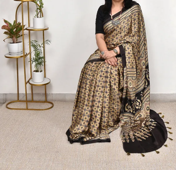 Black_And_Yellow_Digital_Print_Modal_Silk_Saree