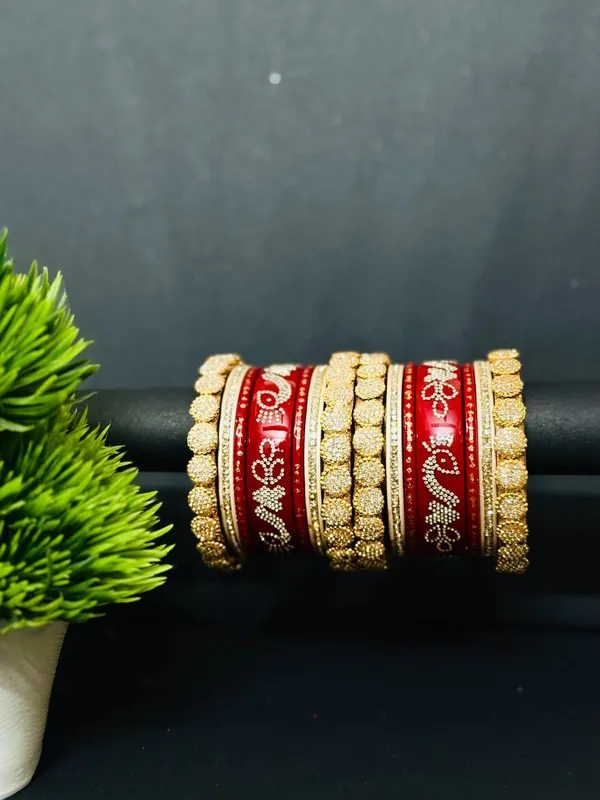 Elegant_Red_&_Gold_Lac_Bangle_Set_|_Premium_Ethnic_Wedding_Jewelry_|_Handcrafted_Rajasthani_Kangan.