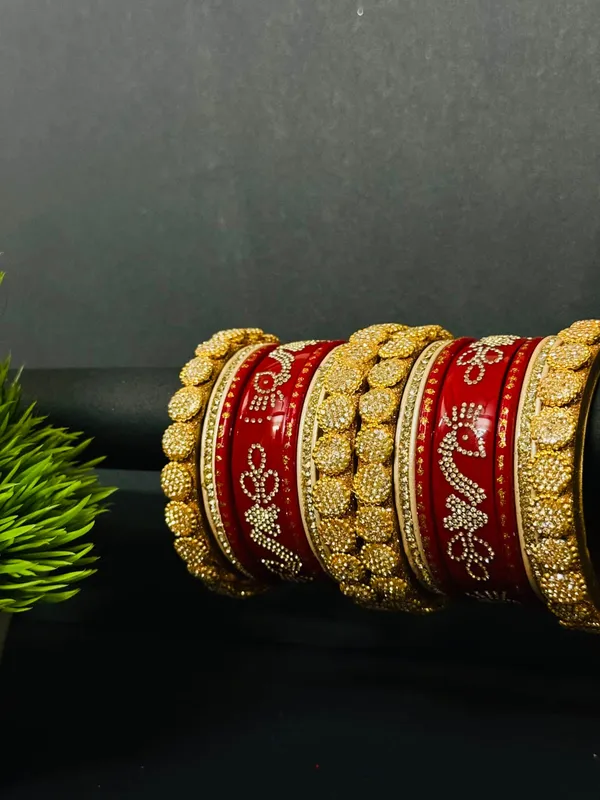 Elegant_Red_&_Gold_Lac_Bangle_Set_|_Premium_Ethnic_Wedding_Jewelry_|_Handcrafted_Rajasthani_Kangan.
