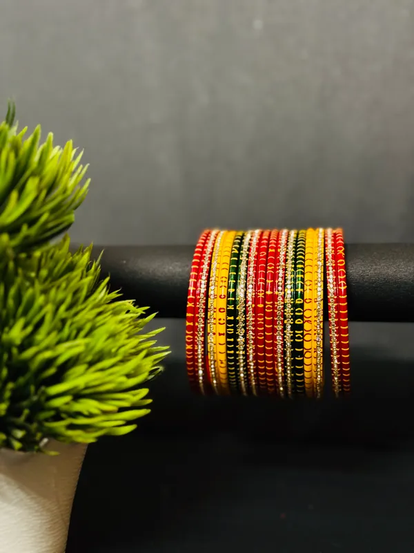 Traditional_Chundari_Lac_Bangles_Set_in_Red,_Yellow_&_Green_|_Rajasthani_Handmade_Bridal_Bangles