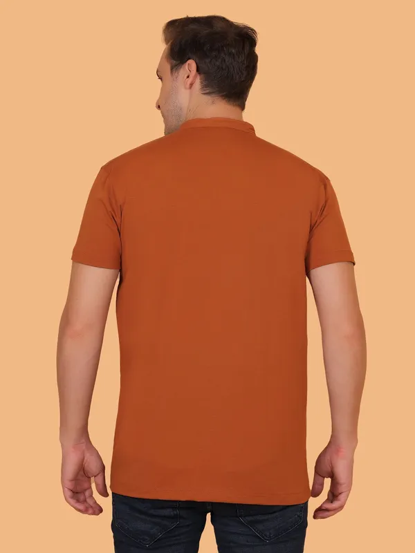 ZULX_Printed_Men_Henley_Neck_Brown_T-Shirt_()