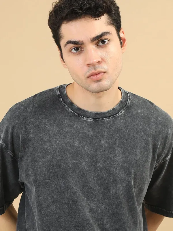 ZULX_Washed,_Solid_Men_Round_Neck_Grey_T-Shirt_()