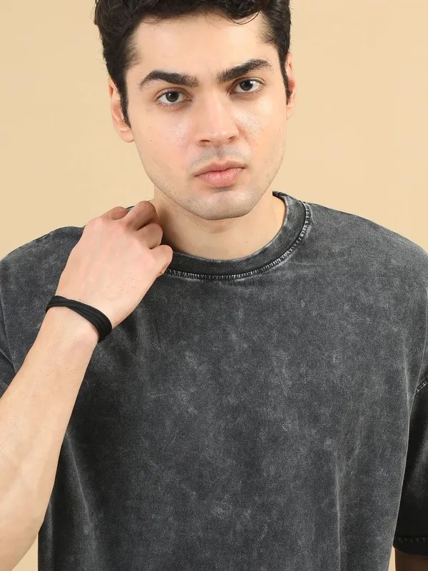 ZULX_Washed,_Solid_Men_Round_Neck_Grey_T-Shirt_()