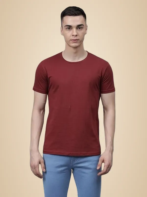 Maroon_Solid_Round_Neck_T-Shirt_For_Men