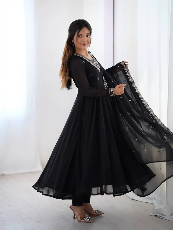 Black_Pure_Romansilk_Premium_&_Elegant_Anarkali_Kurta_&_Pant_Set_With_Dupatta_For_Women