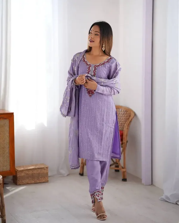 Lavender_Chinon_Silk_Premium_&_Elegant_Kurta_&_Pant_Set_With_Dupatta_For_Women