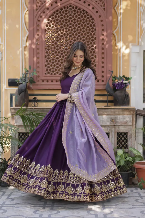 Star_Georgette_Zari_Sequins_Designer_Anarkali_With_Gold_Crush_Dupatta