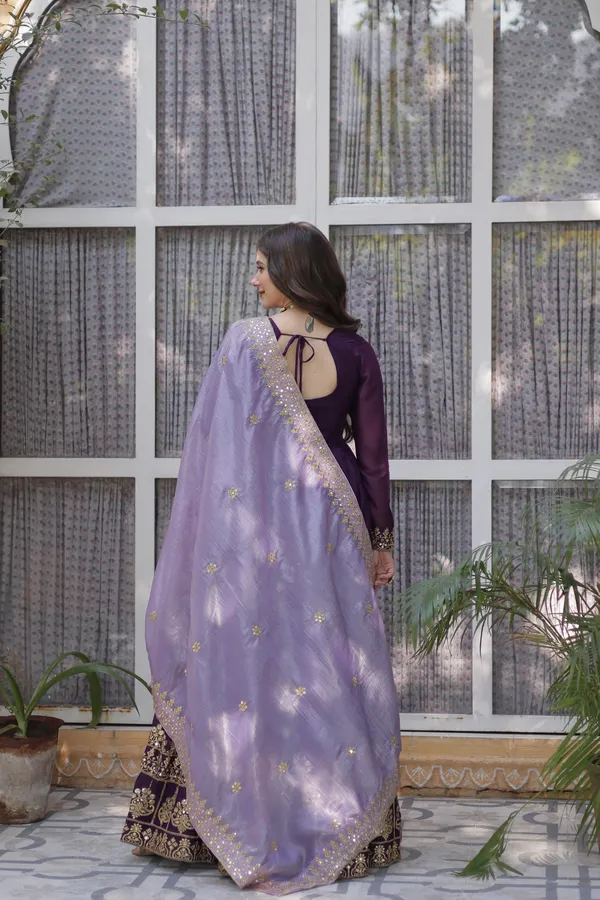 Star_Georgette_Zari_Sequins_Designer_Anarkali_With_Gold_Crush_Dupatta