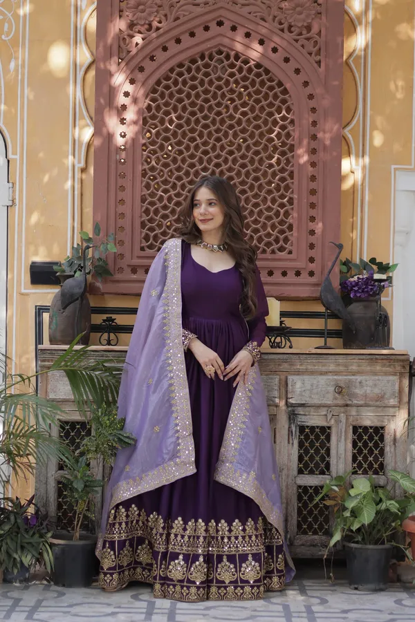 Star_Georgette_Zari_Sequins_Designer_Anarkali_With_Gold_Crush_Dupatta