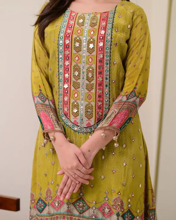 Premium_Pista_Chinon_Anarkali_Kurti_Plazzo_Set_With_Chiffon_Dupatta