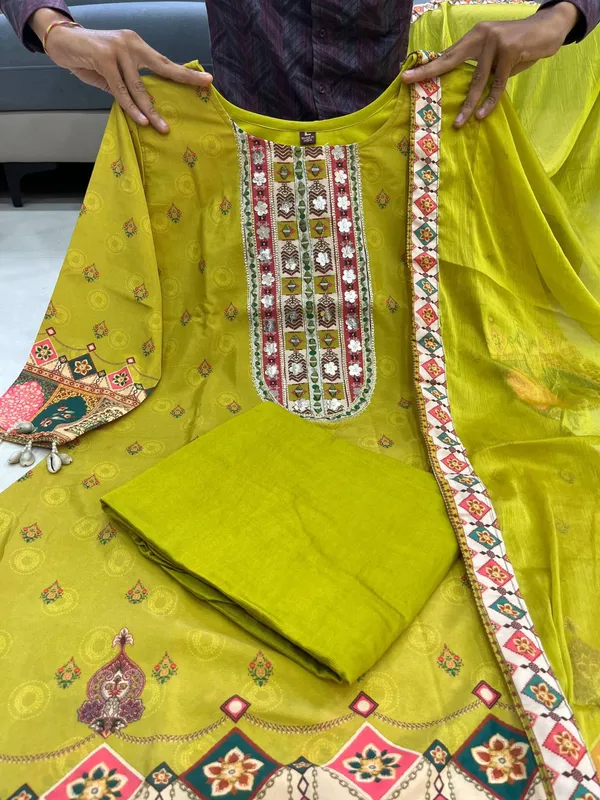 Premium_Pista_Chinon_Anarkali_Kurti_Plazzo_Set_With_Chiffon_Dupatta